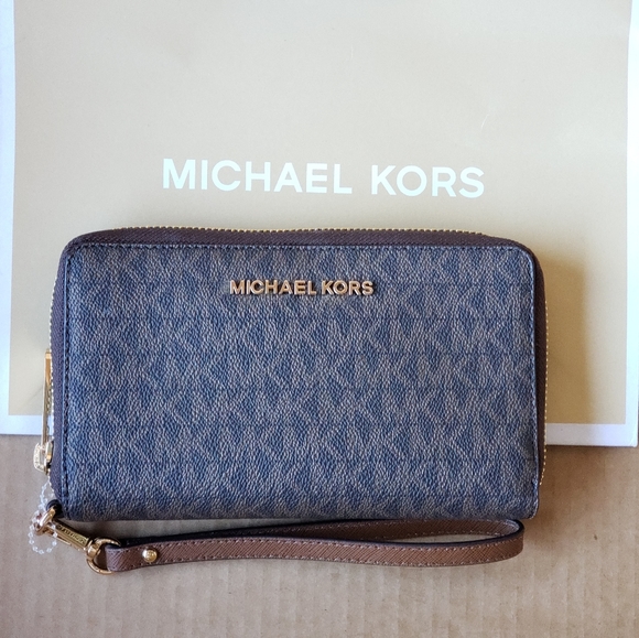 Michael Kors Jet Set Phone Wallet - Picture 1 of 5